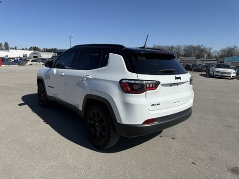 Used 2023 Jeep Compass Altitude w/ Sun and Sound Group image 8