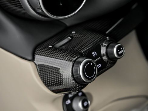 Used 2021 Ferrari 812 GTS image 33