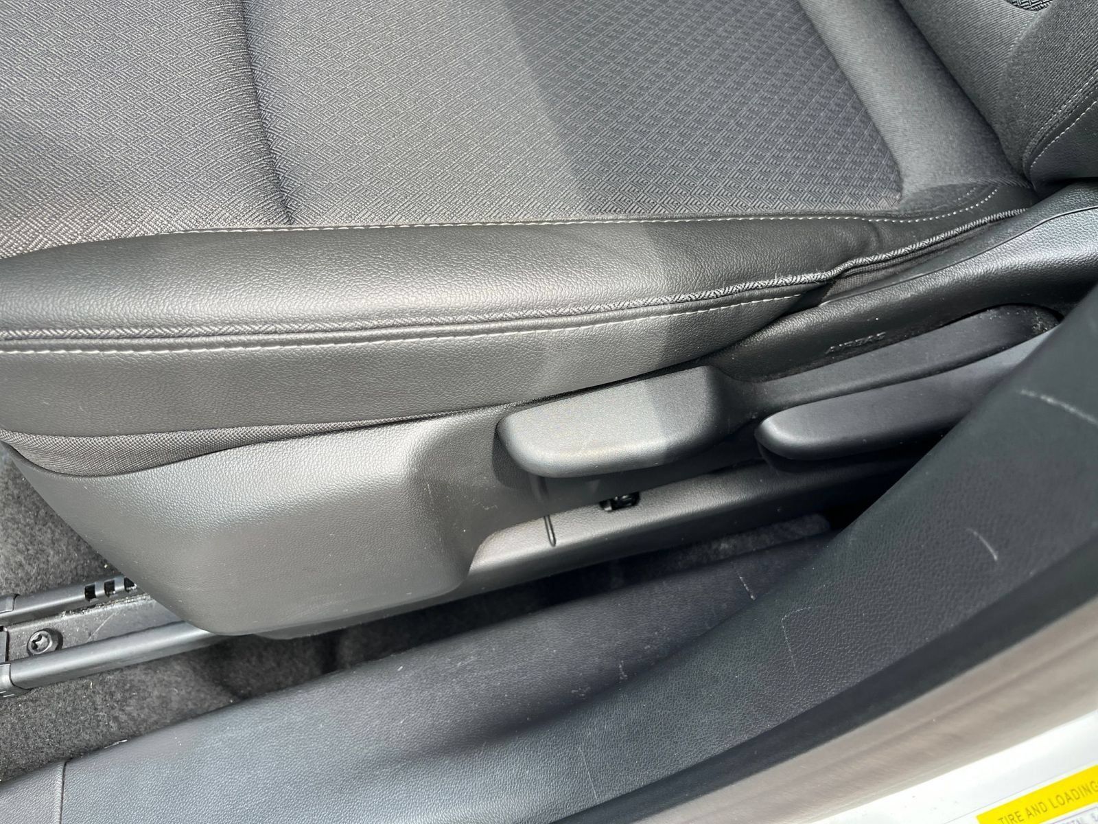 Used 2025 Buick Encore GX Preferred FWD image 21