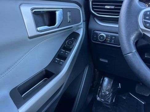 Certified 2022 Ford Explorer XLT w/ Equipment Group 202A AWD/4WD image 35