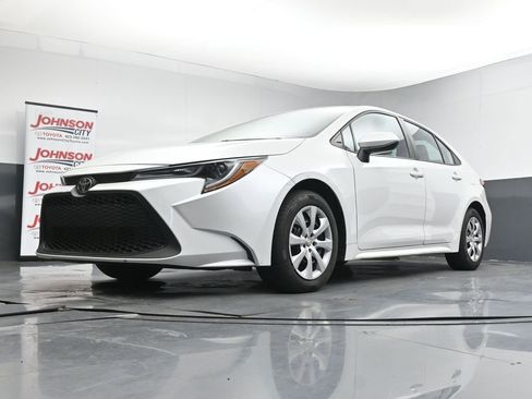 Used 2022 Toyota Corolla LE FWD image 20