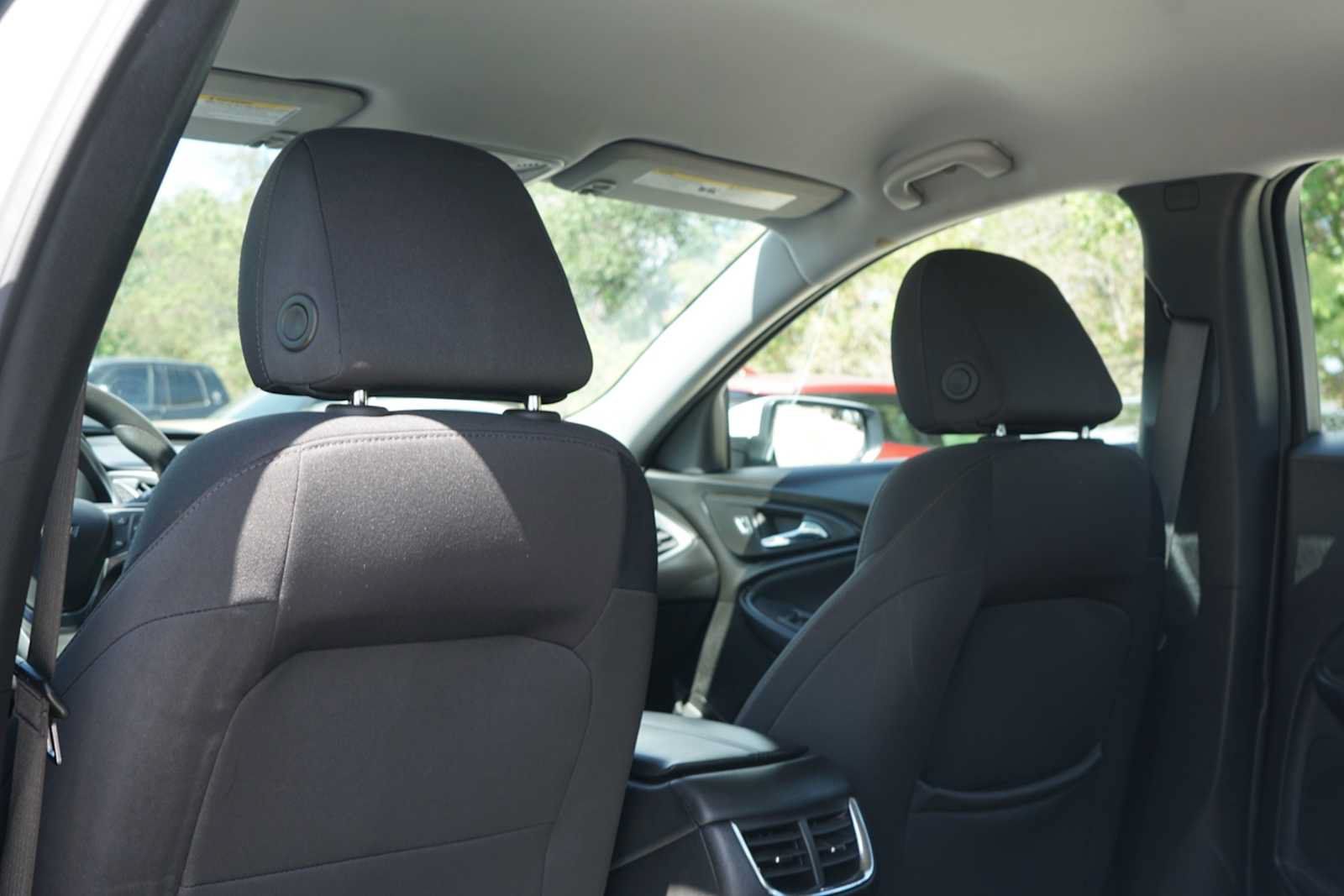 Used 2025 Chevrolet Malibu LT FWD image 19