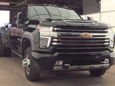 Used 2023 Chevrolet Silverado 3500 High Country w/ Safety Package II AWD/4WD image 4