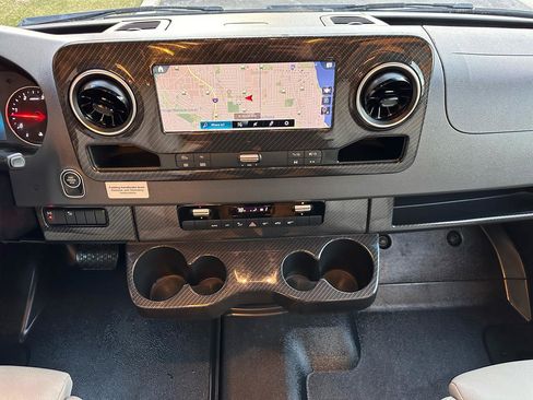 Used 2020 Mercedes-Benz Sprinter 3500 image 23