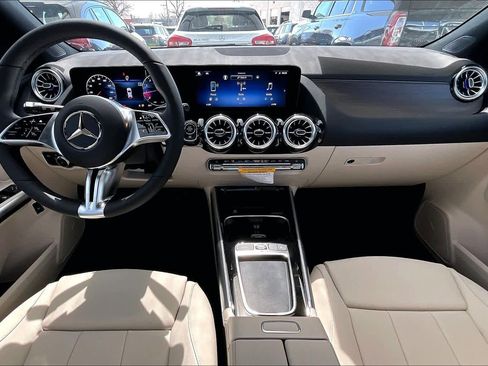 New 2026 Mercedes-Benz GLA 250 GLA 250 image 8