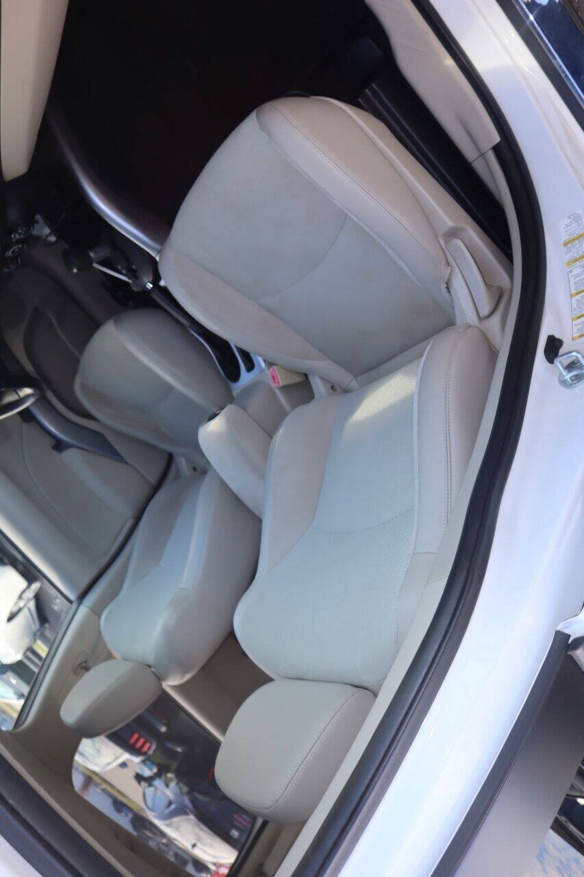 Used 2008 Mitsubishi Outlander SE FWD image 32