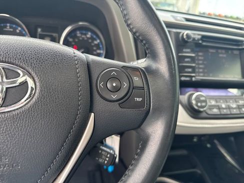 Used 2016 Toyota RAV4 XLE image 18