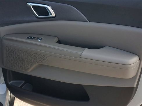 New 2026 Kia Carnival EX image 35