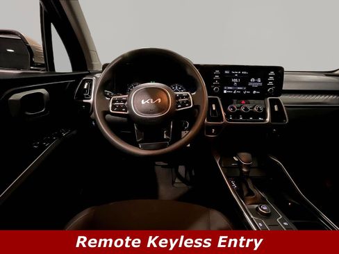 Used 2023 Kia Sorento LX FWD image 8