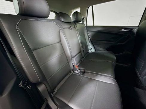 Used 2021 Volkswagen Tiguan SE image 26