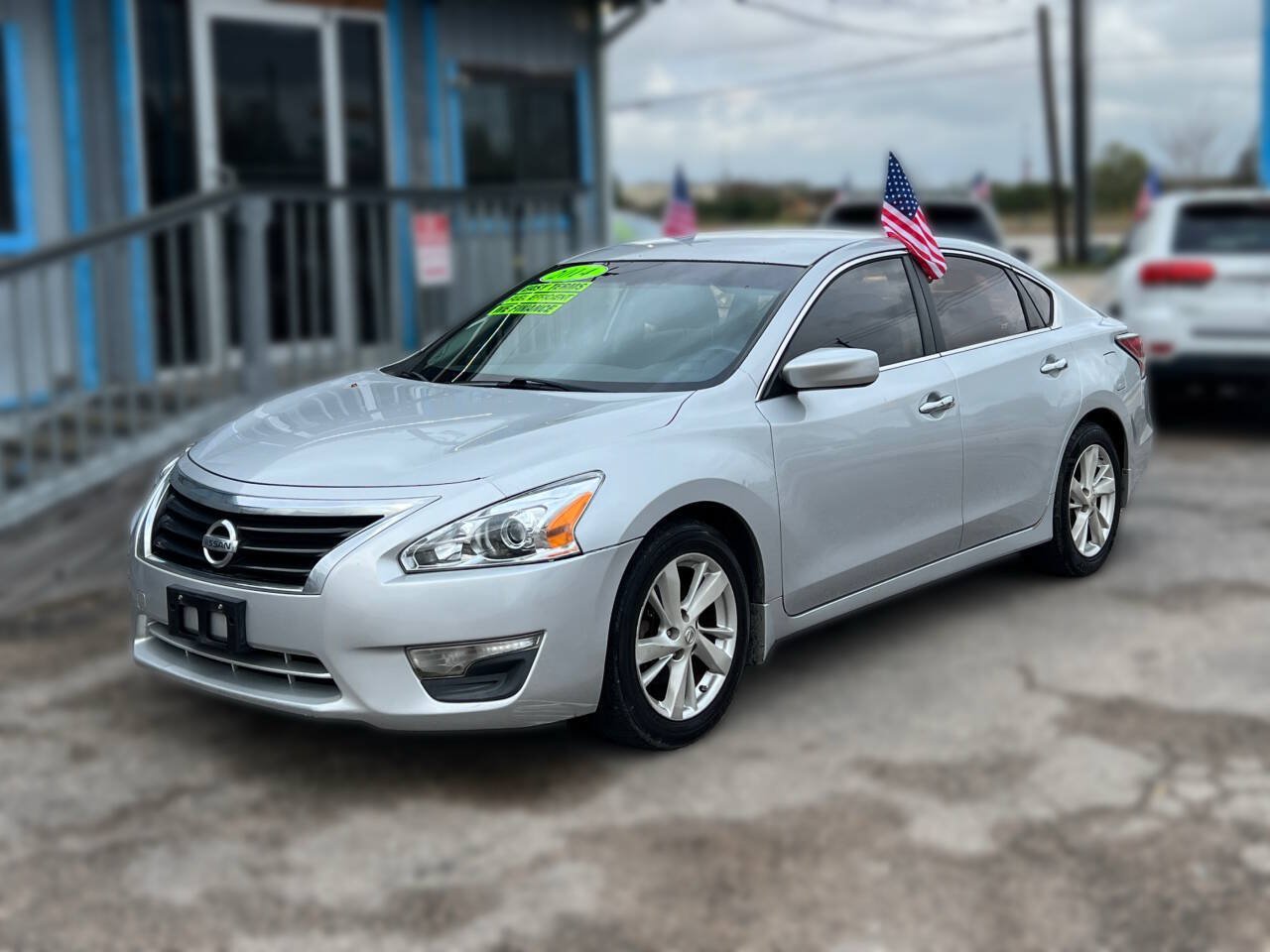 Used 2014 Nissan Altima 2.5 SV FWD image 1