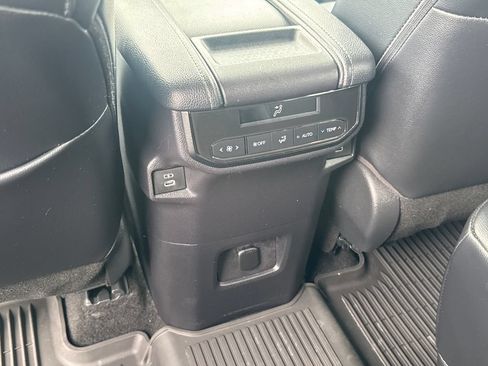 Used 2024 Toyota Grand Highlander AWD image 39
