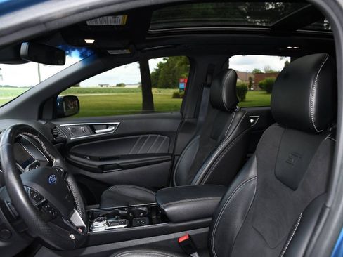 Used 2019 Ford Edge ST w/ Equipment Group 401A AWD/4WD image 12