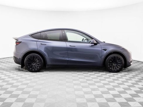Used 2023 Tesla Model Y Long Range image 7