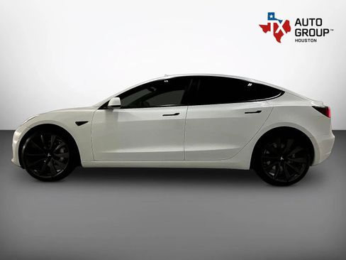 Used 2022 Tesla Model 3 Long Range AWD/4WD image 9