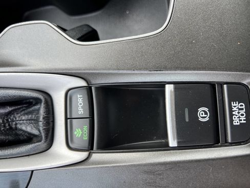 Used 2018 Honda Accord Sport image 15
