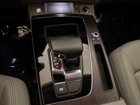 Certified 2022 Audi Q5 Premium Plus AWD/4WD image 18