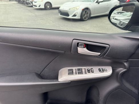 Used 2012 Toyota Camry SE image 9
