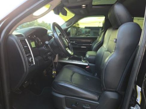 Used 2014 RAM 3500 Laramie w/ Convenience Group AWD/4WD image 3