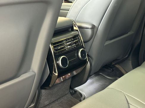 New 2025 Land Rover Range Rover Sport SE image 15