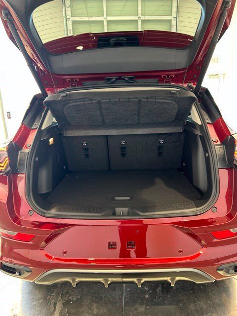 Used 2025 Buick Encore GX Avenir w/ Avenir Technology Package AWD/4WD image 8