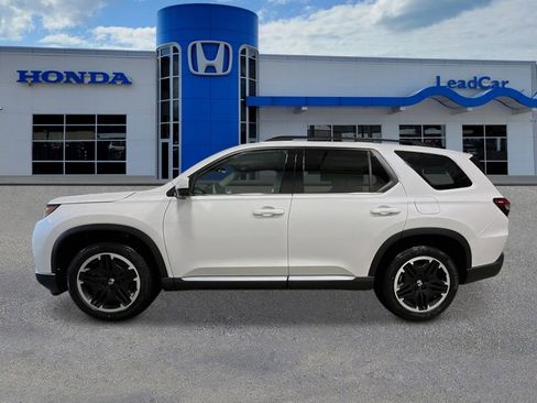 New 2026 Honda Pilot Touring image 2