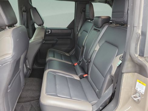 Used 2025 Ford Bronco Outer Banks w/ Sasquatch Package AWD/4WD image 24