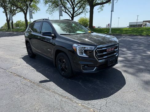Used 2024 GMC Terrain AT4 AWD/4WD image 3