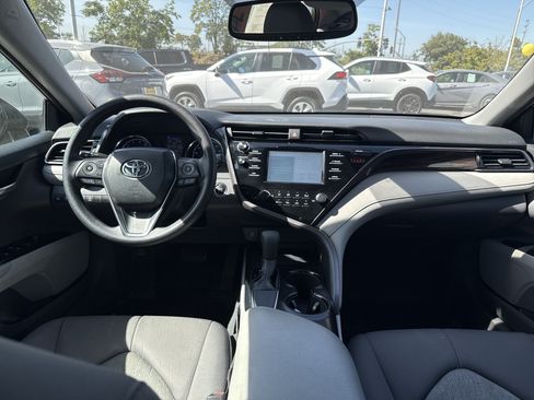 Used 2019 Toyota Camry LE w/ Convenience Package FWD image 14