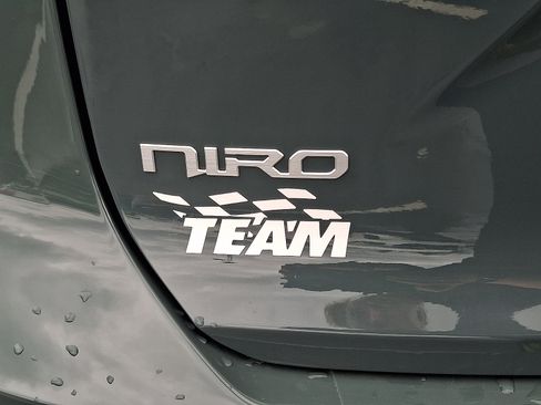 Used 2023 Kia Niro EX image 36