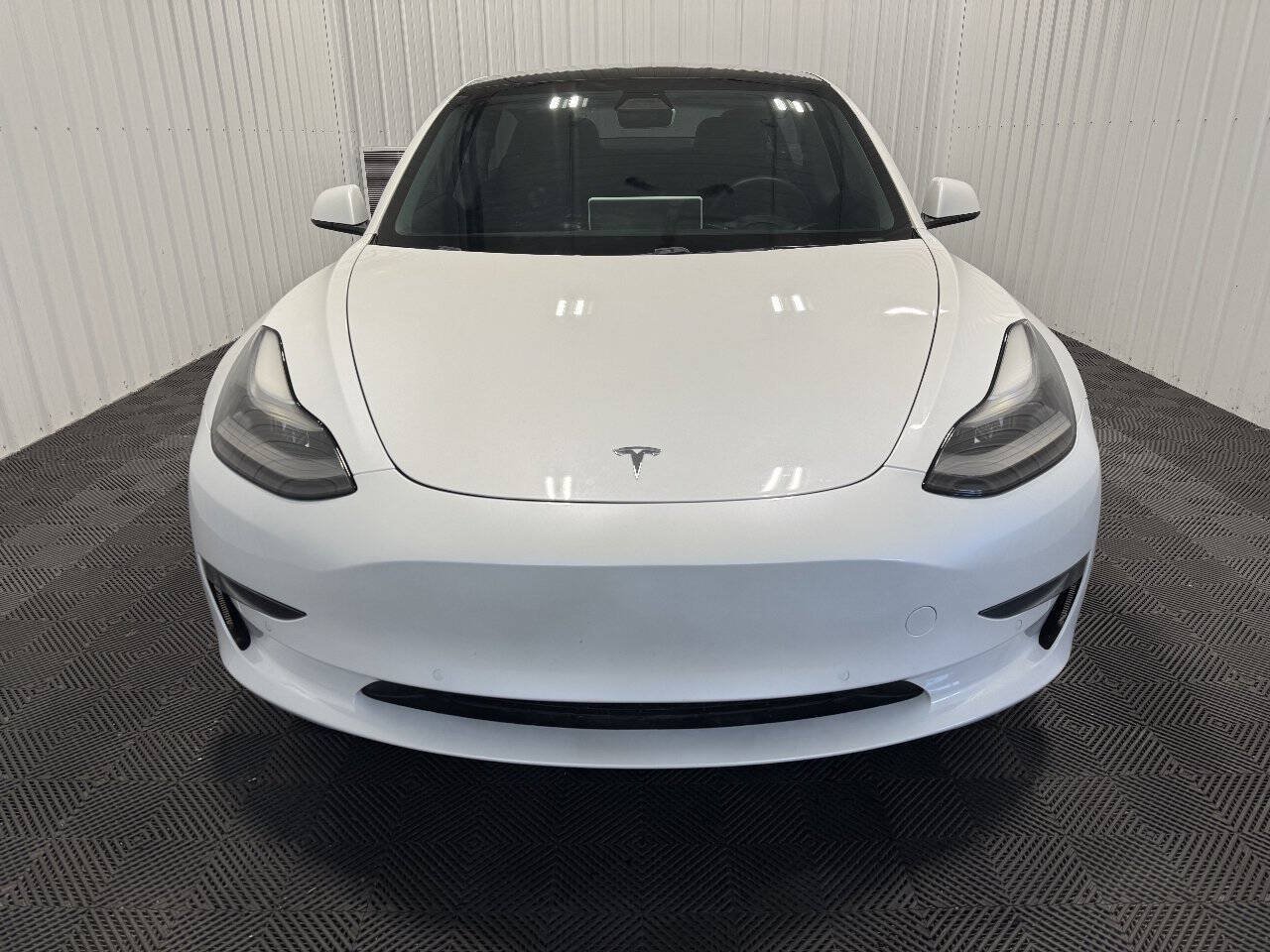Used 2021 Tesla Model 3 Standard Range RWD image 2