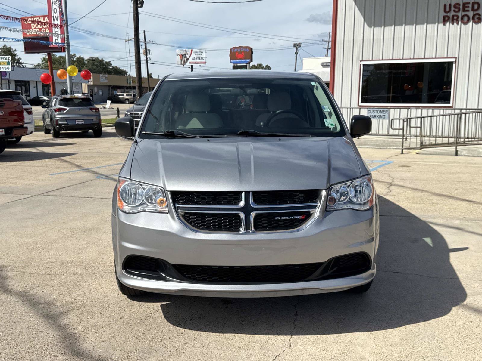 Used 2017 Dodge Grand Caravan SE w/ Power Window Group FWD image 2