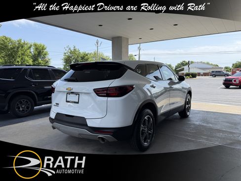 Used 2024 Chevrolet Blazer LT FWD image 9