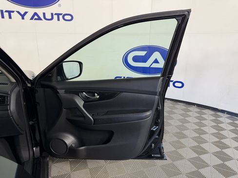 Used 2017 Nissan Rogue SL w/ SL Premium Package image 15