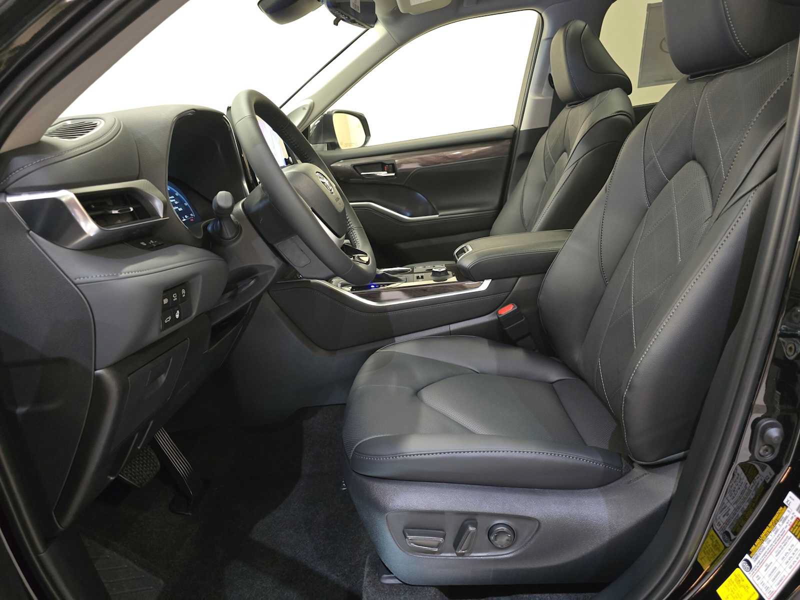 New 2026 Toyota Highlander Platinum AWD/4WD image 20