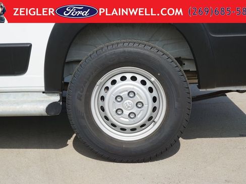 Used 2025 RAM ProMaster 2500 w/ U-Haul Equipment Group FWD image 9