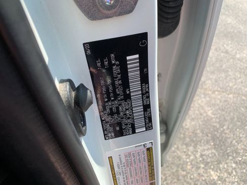 Used 2023 Toyota 4Runner SR5 Premium w/ Moonroof Package RWD image 37