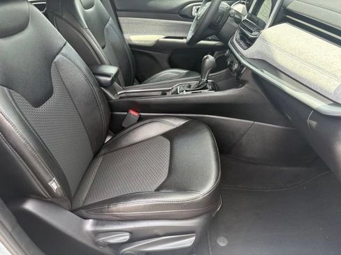Used 2024 Jeep Compass Latitude AWD/4WD image 18