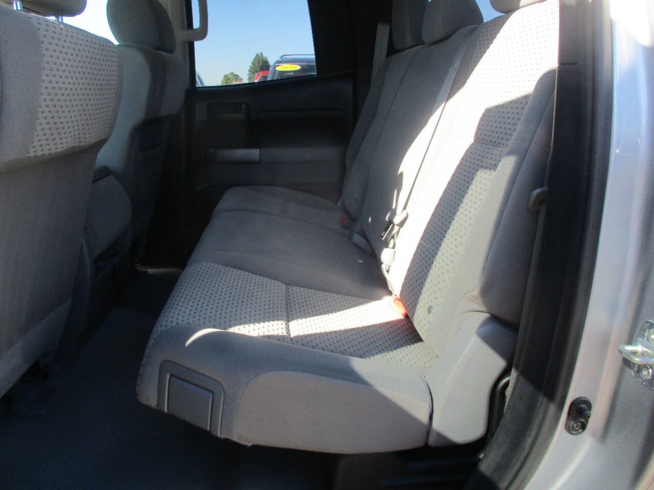 Used 2011 Toyota Tundra 4x4 Double Cab w/ Tow Pkg image 18