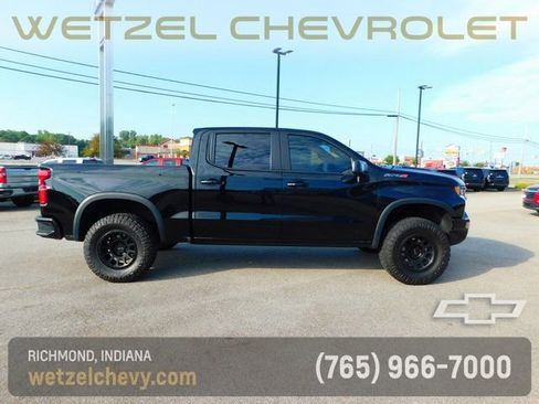 Used 2023 Chevrolet Silverado 1500 ZR2 w/ Technology Package image 2