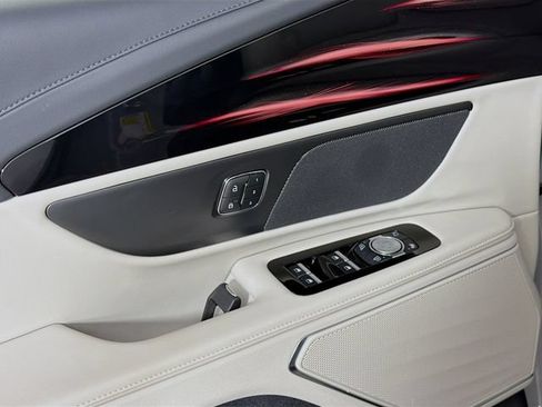Certified 2026 Lincoln Nautilus Premier AWD/4WD image 21