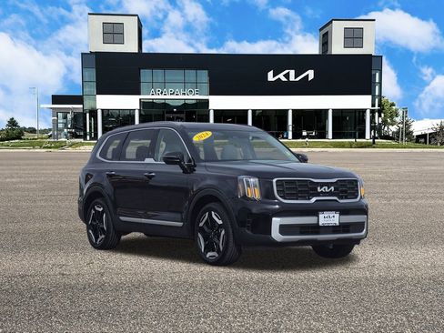Certified 2024 Kia Telluride S w/ S Sunroof Package image 3