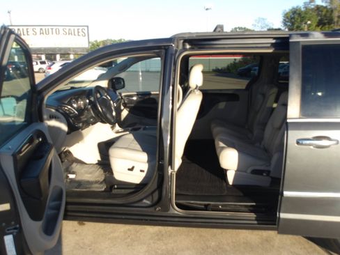Used 2012 Chrysler Town & Country Touring-L w/ Trailer Tow Group image 14