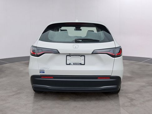 Certified 2025 Honda HR-V LX image 5