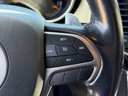Used 2021 Jeep Grand Cherokee Limited AWD/4WD image 17
