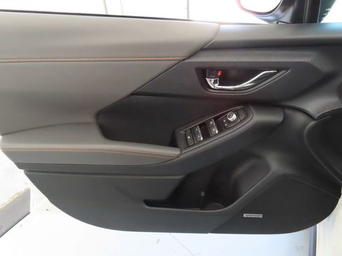 Used 2025 Subaru Crosstrek 2.5i Limited w/ Crosstrek Mirror Package image 12