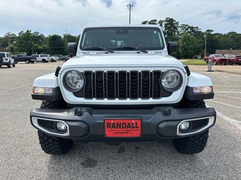 Certified 2025 Jeep Gladiator Sport AWD/4WD image 2