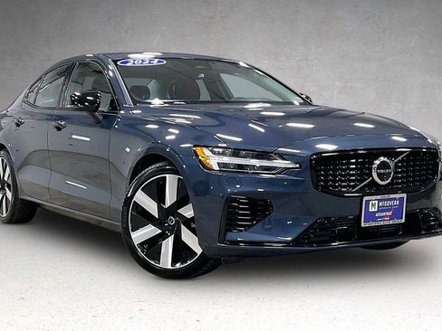 Used 2024 Volvo S60 T8 Plus w/ Climate Package image 3