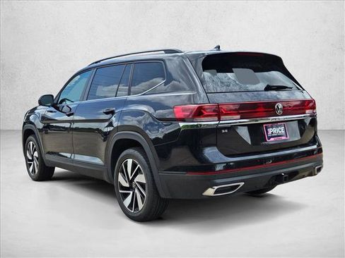 Used 2025 Volkswagen Atlas SE FWD image 8