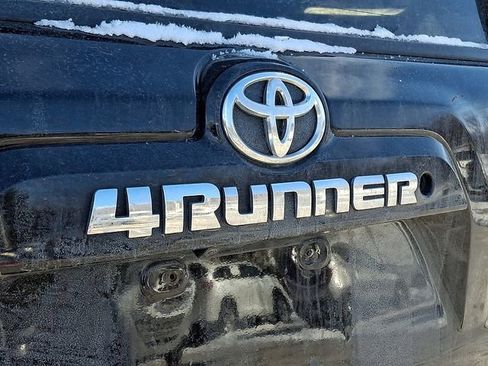 Used 2018 Toyota 4Runner SR5 Premium image 29
